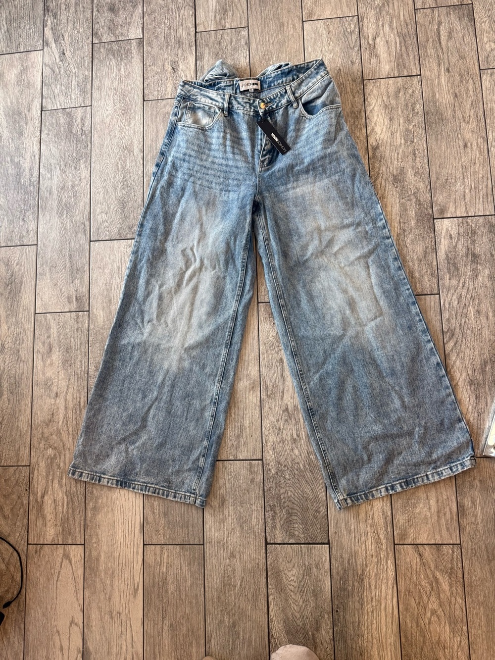 Fashion Nova Women’s Light Blue Relaxed Wide-Leg Jeans